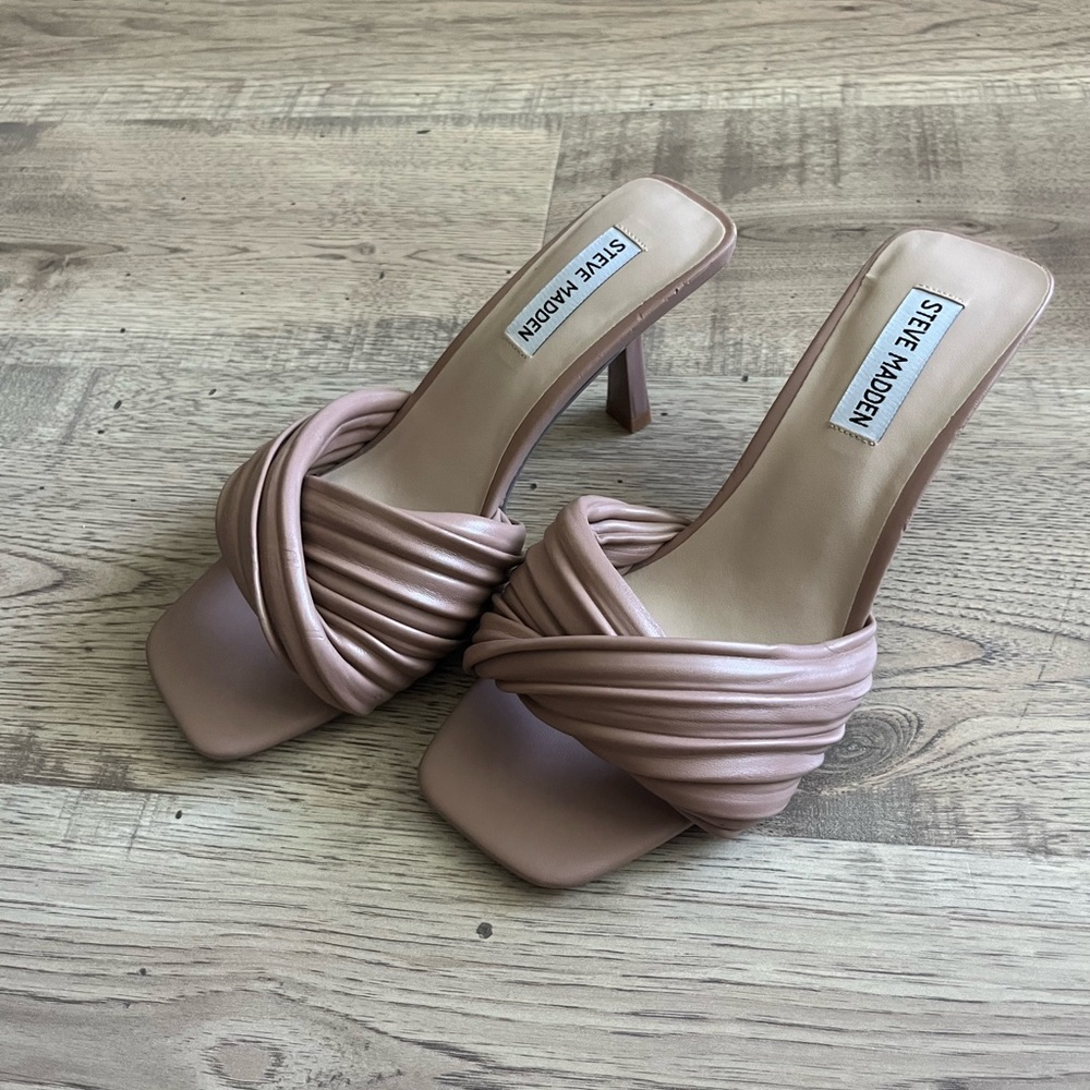 nude steve madden heels